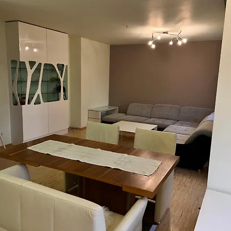 דירה Luxurioese Neubau-gartenwohnung מודלינג